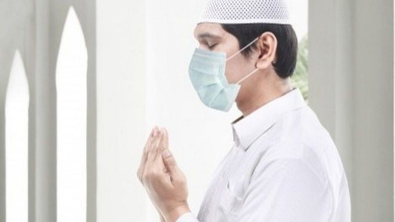 hukum_memakai_masker_saat_sholat.jpg